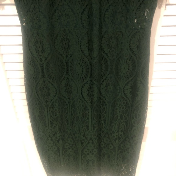 BEAUTIFUL FEMININE LACE DRESS - Picture 4 of 7